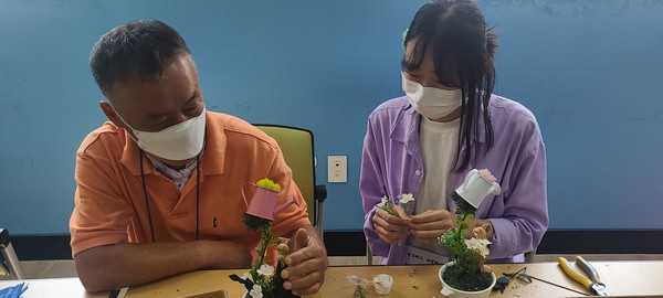 이천시 장호원읍 협의체, 취약계층 어르신에 존경해孝, 함께해孝 실천