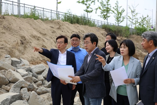 권칠승 국회의원, 화성 병점역 일원 도시계획시설 개선공사 상황 점검