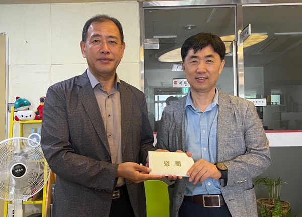 가평군 청평면행정센터, 요양원 1곳에 상품권 전달