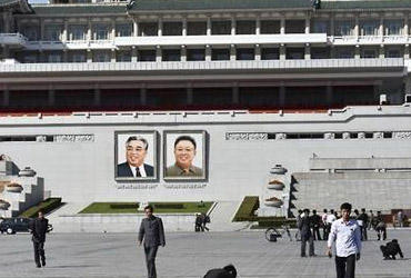 조선중앙통신 베트남, 北에 식량 지원…남포항 도착
