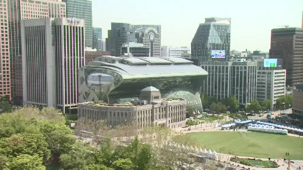 QR코드로 성매매 암시 전단지 배포 조직 검거