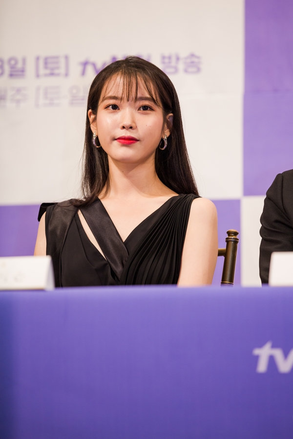 아이유, 신생 이담엔터와 전속계약…12년지기 매니저와 의리