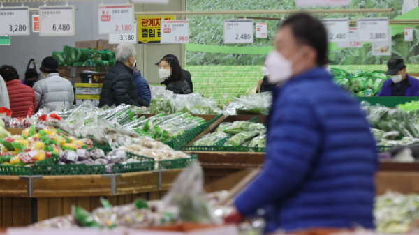 OECD 1월 물가 상승률 31년 만에 최고…우리나라 29위