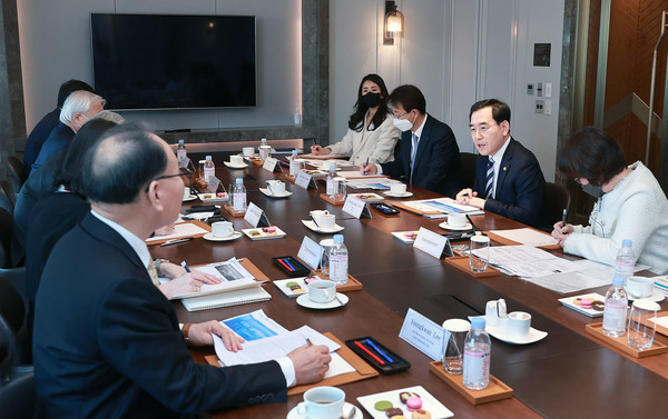 [현장포토]이창양 장관, 도레이 CEO와 투자협력 확대 논의