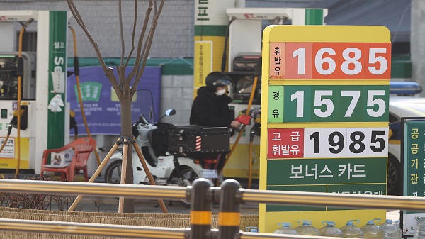 주유소 기름값 12주째 상승…다음 주 더 상승