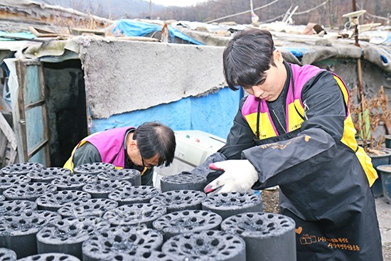 아름다운동행, 연탄나눔 봉사활동