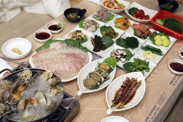 여수 맛집, 3대천왕으로 여행객들에게 소문난 사계절 횟집