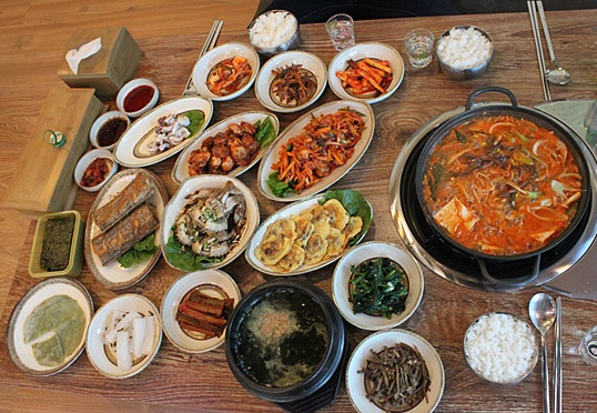  꼬막한정식의 풍성한 남도의 맛과 덤으로 인심까지 느낄 수 있는 남도음식의 명가 동탄제2신도시 맛집 순천회관