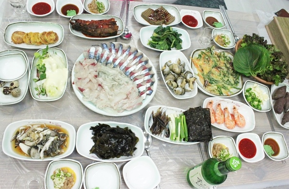 눈과 입으로 바다를 품는 거제도 횟집 !!