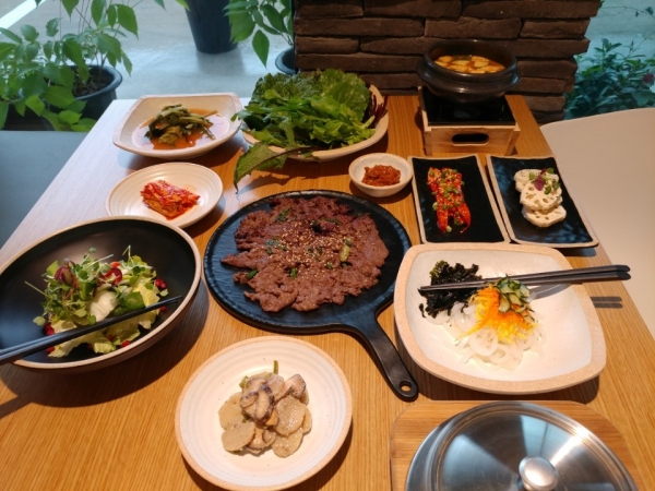 가벼운 청계산 등반 후 누리는 청계산맛집의 건강한 한 끼 식사, 행복한소풍