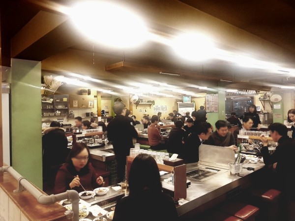 이색적인 꽃삼겹이 있는 강남역 맛집 교대이층집 강남역점…회식장소로 인기
