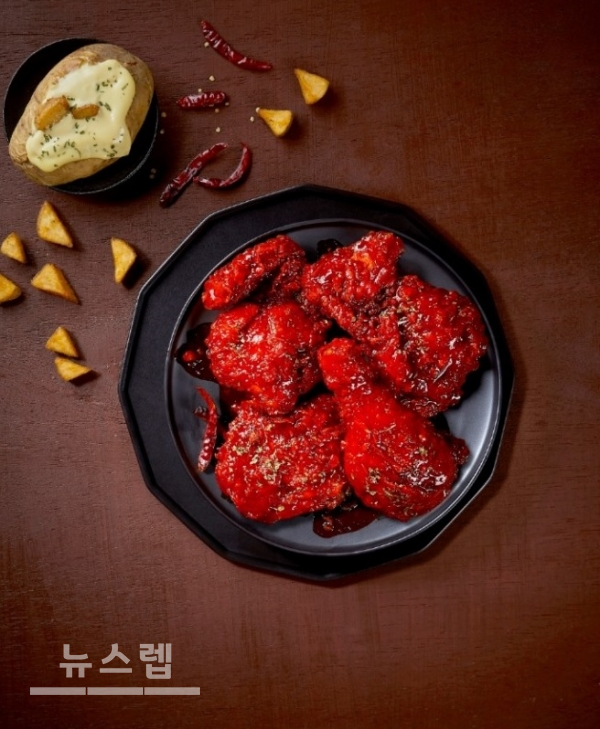 BBQ,치킨업계 매운 맛 전쟁터 입안이 얼얼, 코가 찡긋