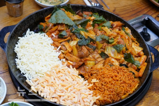 독산동맛집 신미경닭갈비, 홍대 본점 메인 셰프의 손맛 그대로 실현해