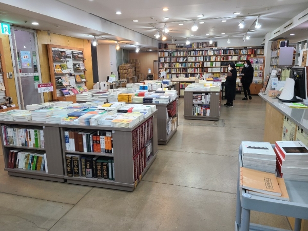 불교전문서점 새 이름 향전(香田) 당선