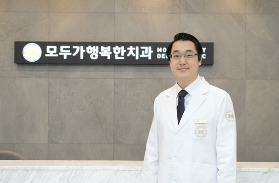 인비절라인 교정 진행, 정확한 치과적 진단으로 심미성과 기능성 고려 필요