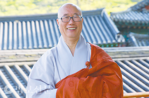 백련불교문화재단 이사장 원택 스님