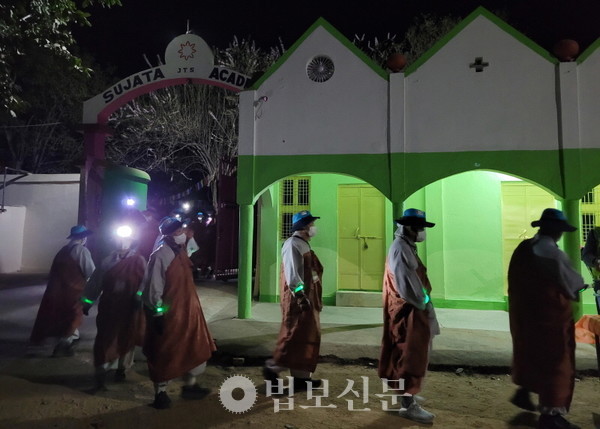 [상월결사 인도순례 15일차] 성스런 네란자라강 지나 이제 영산회상 무대 라즈기르로