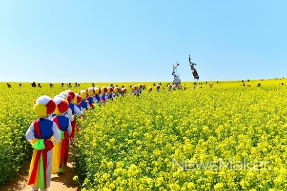 고창군, 도깨비가 사랑한 고창 청보리밭으로 놀러오세요