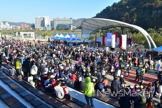 BNK경남은행과 함께 하는 2018 진주시 남강걷기대회 성료
