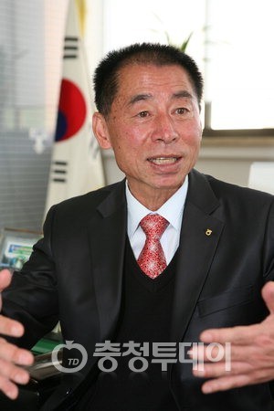 들어온 돈 쌓지 않고 농업인 위해 풀었더니 조합원 신뢰가 쌓였다