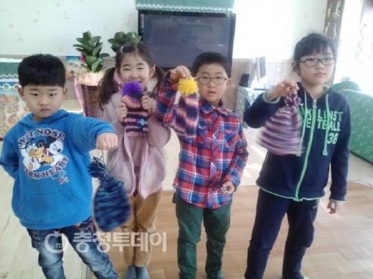 금산 부리초, 신생아 털모자 제작 세이브 더 칠드런 전달