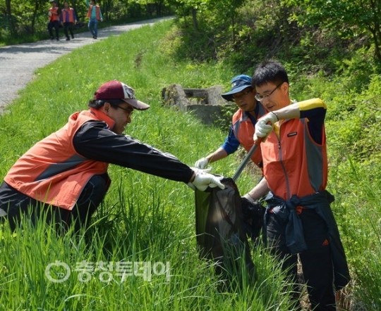 한국타이어 동그라미봉사단, 계족산 환경정화 실시