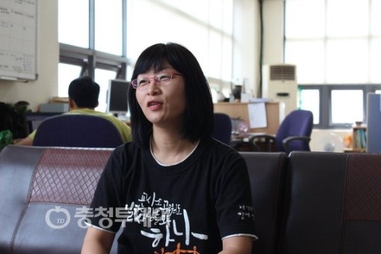 박옥주 전교조 충북지부장  전교조 법외노조 판결 자체가 탄압 참교육 실천활동 전임자로 남겠다