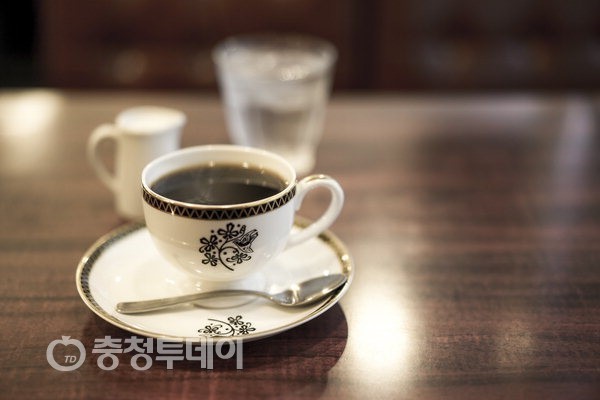 “서민 눈물닦던 꽃다방 아가씨들 대부분 살길찾아 떠났죠”