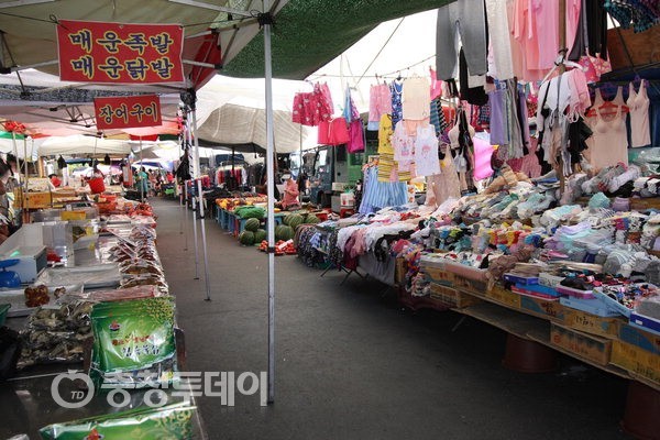 휑한 장날