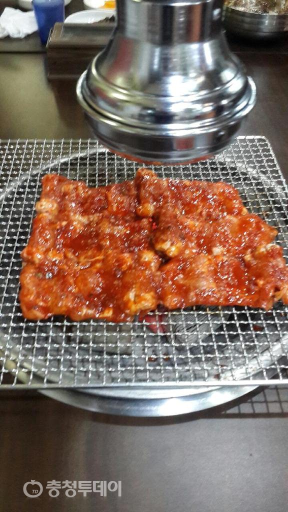 [건강한 식탁] 이가닭 숯불갈비…전통 참숯직화 닭갈비 ‘참맛’ 느끼고싶다면…