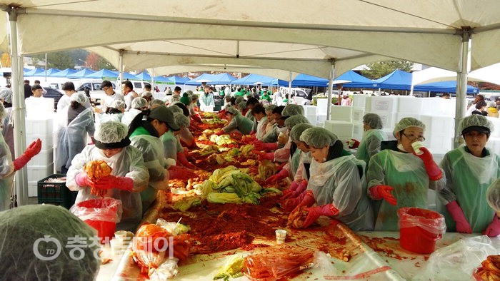 청정괴산 친환경 농·특산물 자매결연지서 인기몰이