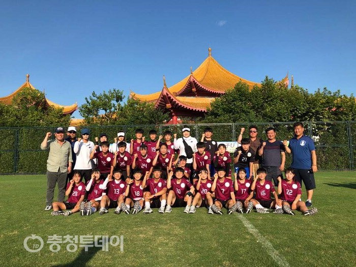 충주 예성여고 축구부 한·중·일 국제대회 우승