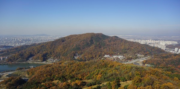 청주 상징이자 대표 시민 휴식 공간 우암산