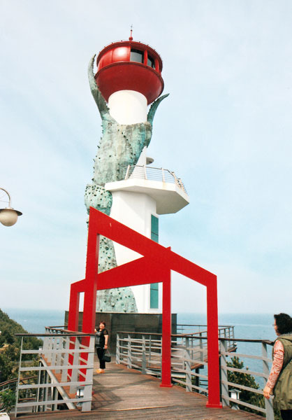 영덕 강구 바다엔 명물 대게, 오십천 맑은 강엔 은어가
