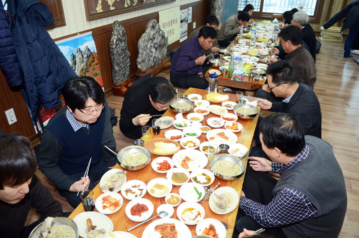 청송군 닭고기 소비촉진 `삼계탕 데이` 행사