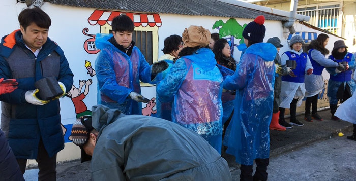 道 장애인권익협회 포항지회 불우이웃돕기 연탄배달 봉사