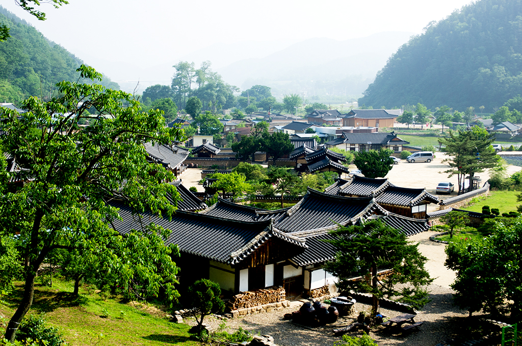 코로나 치료 힘쓴 의료진들 청송서 쉬세요