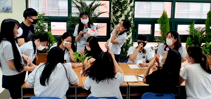 포항 두호고, 층별 중앙라운지 중심 실내정원 조성