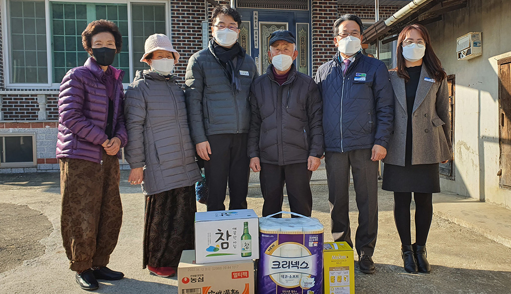 농협 청송군지부, 한파 취약농가 찾아 생필품 지원·위로