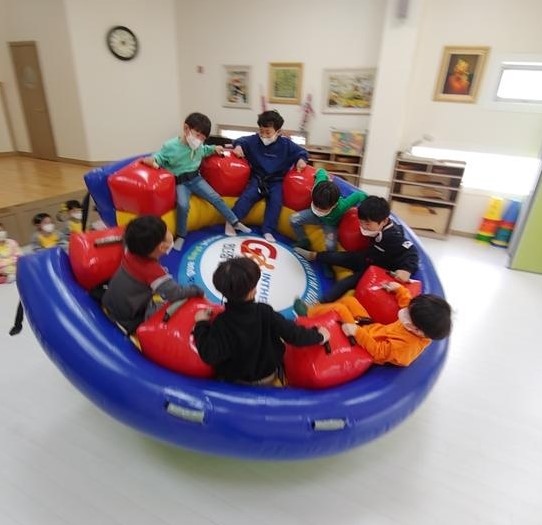 영덕군 어린이들! 대게 좋은 놀이터로 놀러오세요