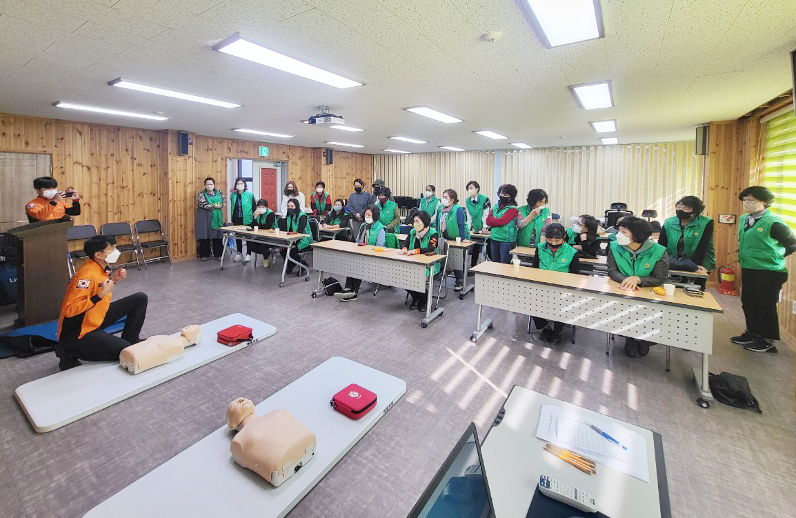 새마을정신 울릉도 주민 생명 지킨다…울릉새마을부녀회 CPR 교육 등