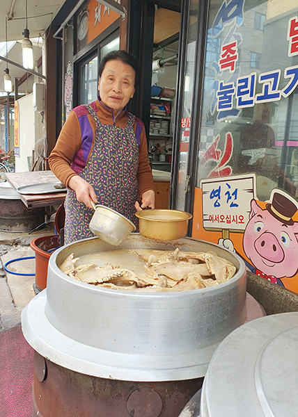 든든한 한끼 돼지국밥 어때예