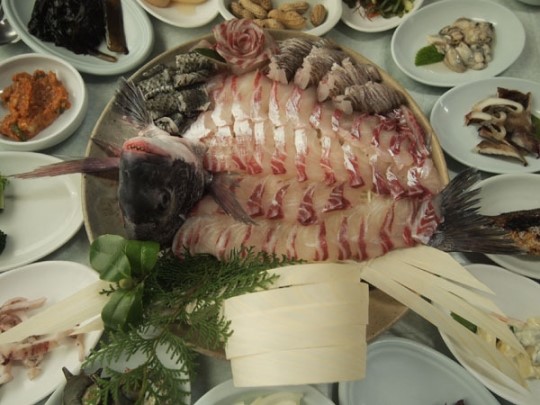 [이야기가 있는 맛집] 남해 촌놈횟집에 얽힌 맛