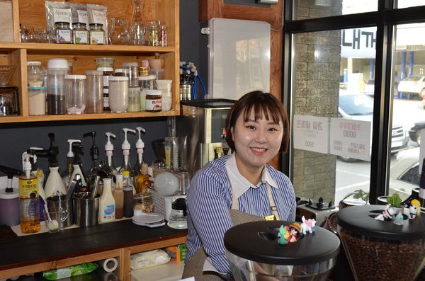 [동네사람]한부모가정 아이 도우려 카페 연 이루다 씨