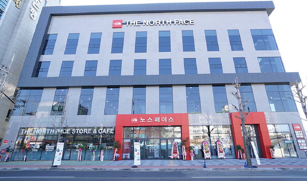 매머드급 노스페이스 매장 창녕에 활짝