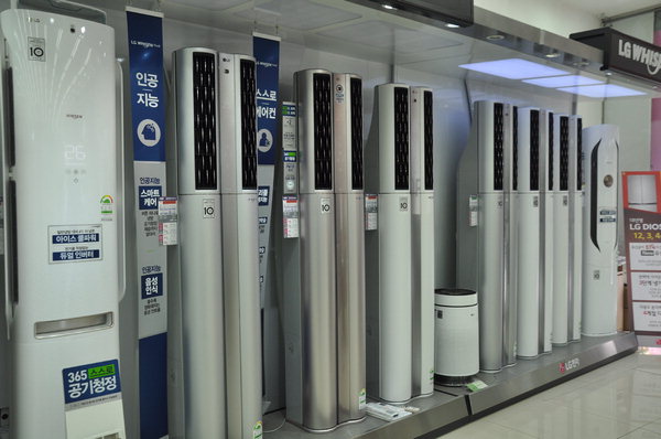 에어컨 품귀에 못 팔고 못 사고…작년 대비 1.5∼2배 넘겨