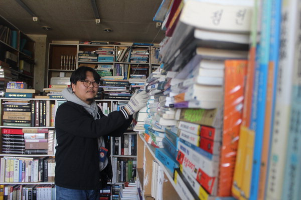 [헌책방의 미래를 묻다] (1) 사라지는 지역 헌책방