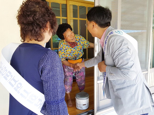 의령 부림면 지역사회보장협 홀몸노인가구에 도시락 배달