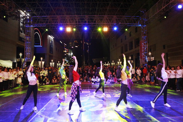 푸른 밤 수놓을문화공연 속으로