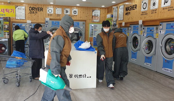 양산 양주동주민자치위, 상가 밀집지역 방역 활동